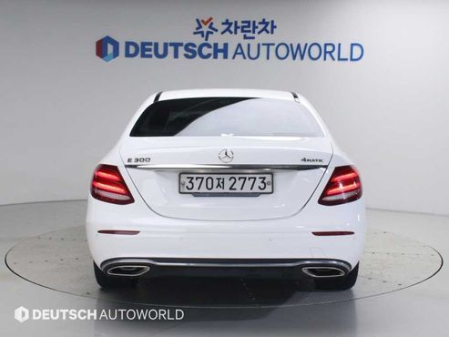 Mercedes-Benz E-Class E300 4MATIC Avnatgarde — пробег 106 751 км — фото 4 из 5