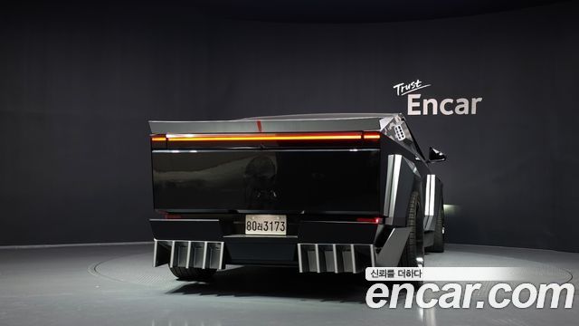 Tesla Cybertruck AWD — пробег 29 978 км — фото 4 из 5