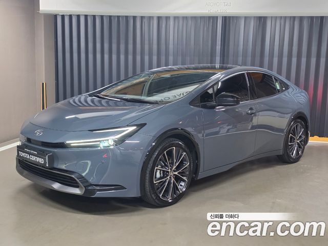 Toyota Prius 2.0 XLE AWD — пробег 4 352 км — фото 1 из 5