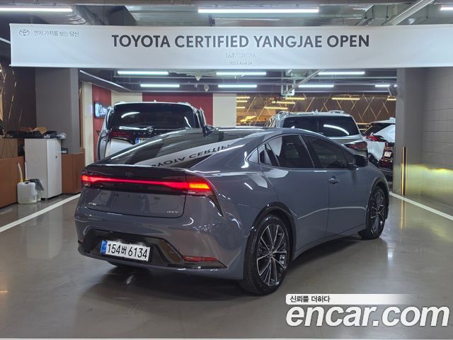 Toyota Prius 2.0 XLE AWD — пробег 4 352 км — фото 2 из 5