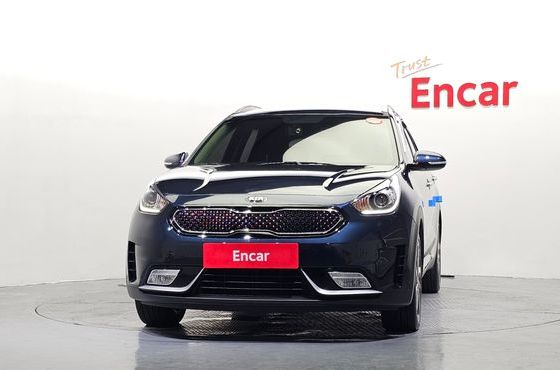 Kia Niro Prestige — пробег 144 654 км — фото 3 из 5