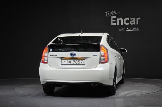 Toyota Prius 1.8 E — пробег 67 122 км — фото 4 из 5