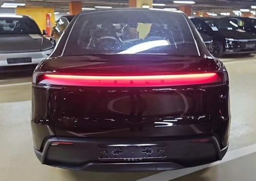 Tesla Model Y L Long Range AWD — пробег 1 км — фото 3 из 5