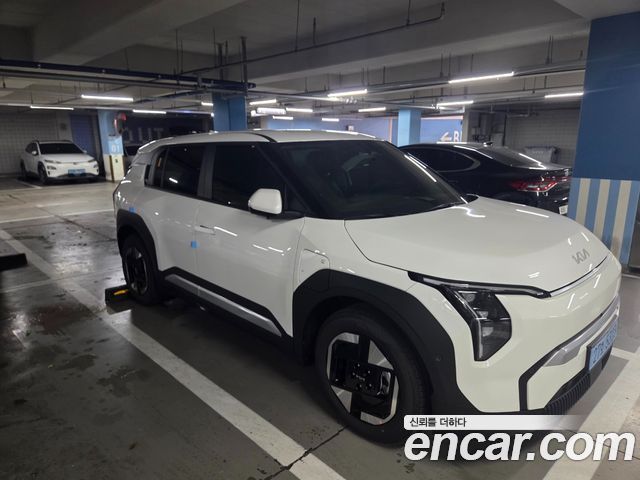 Kia EV3 Long Range 2WD AIr — пробег 1 100 км — фото 3 из 5