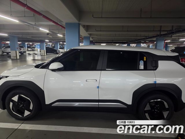 Kia EV3 Long Range 2WD AIr — пробег 1 100 км — фото 4 из 5