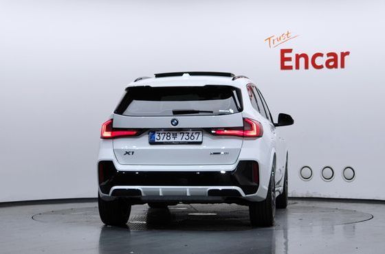BMW X1 xDrive 20i M Sport — пробег 56 954 км — фото 4 из 5