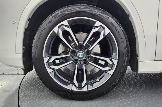 BMW X1 xDrive 20i M Sport — пробег 56 954 км — фото 5 из 5