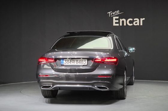 Mercedes-Benz E-Class E350 4MATIC AMG Line — пробег 44 917 км — фото 4 из 5