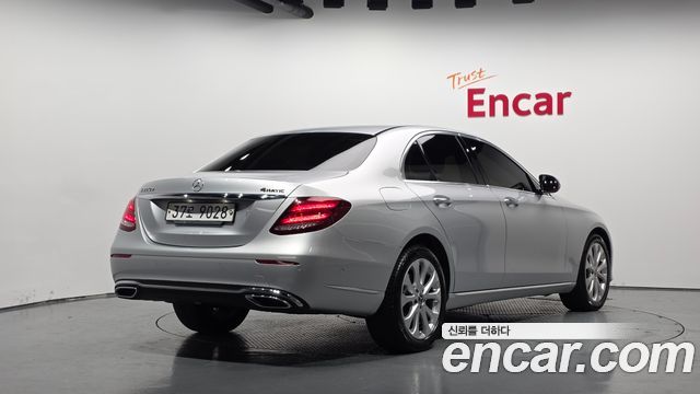Mercedes-Benz E-Class E220d 4MATIC Exclusive — пробег 107 226 км — фото 2 из 5