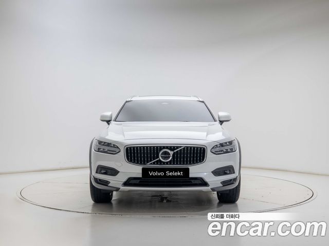 Volvo V90 B5 Ultra AWD — пробег 11 021 км — фото 2 из 5