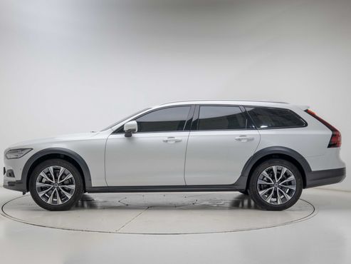 Volvo V90 B5 Ultra AWD — пробег 11 021 км — фото 3 из 5