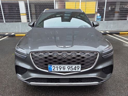 Genesis GV70 2.5T Gasoline 2WD — пробег 900 км — фото 1 из 5