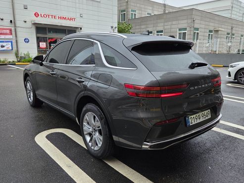 Genesis GV70 2.5T Gasoline 2WD — пробег 900 км — фото 2 из 5