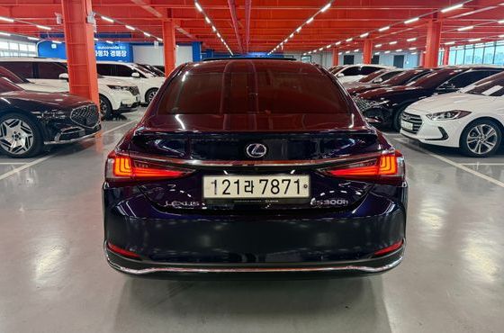 Lexus ES Executive — пробег 6 554 км — фото 5 из 5