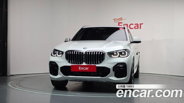 BMW X5 xDrive 45e M Sport — пробег 66 055 км — фото 3 из 5