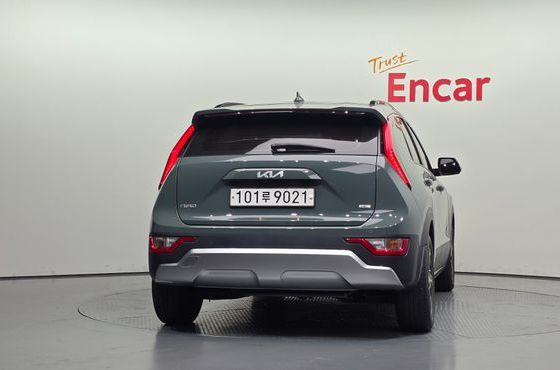 Kia Niro Prestige — пробег 134 757 км — фото 4 из 5