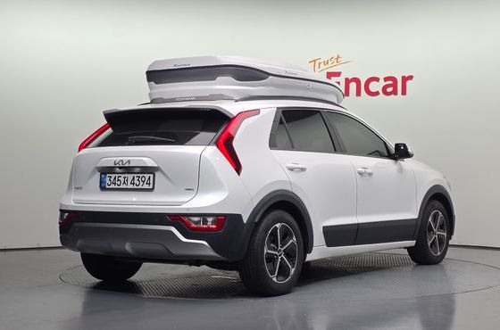Kia Niro Trendy — пробег 80 993 км — фото 2 из 5