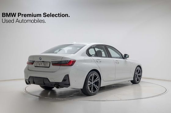 BMW 3-Series 320i M Sport — пробег 7 416 км — фото 2 из 5