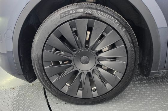 Tesla Model Y Long Range AWD — пробег 88 590 км — фото 5 из 5
