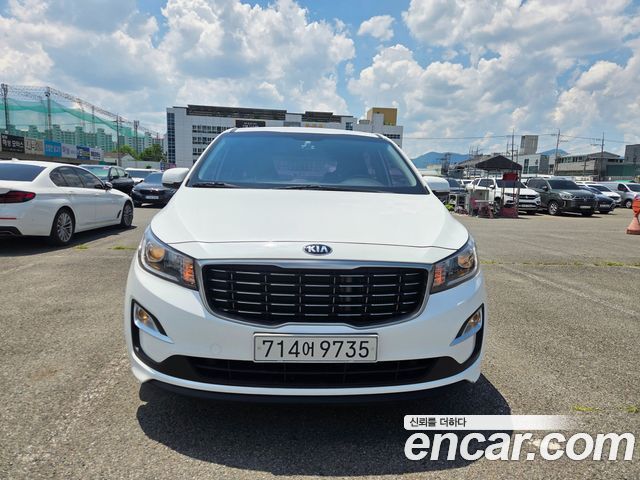 Kia Carnival 11-Seater Deluxe — пробег 113 534 км — фото 2 из 5