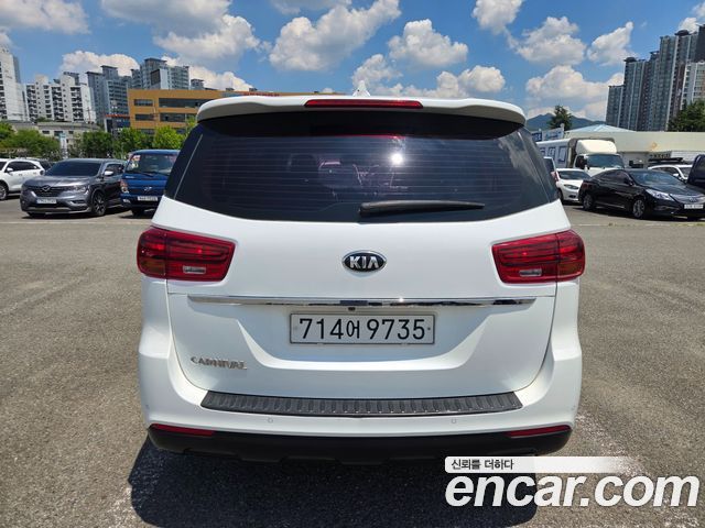 Kia Carnival 11-Seater Deluxe — пробег 113 534 км — фото 5 из 5