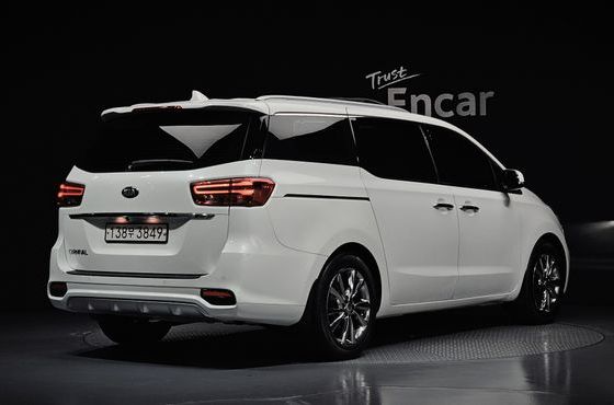 Kia Carnival 9-Seater Prstige — пробег 106 044 км — фото 2 из 5