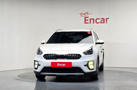 Kia Niro 1.6 HEV Prestige — пробег 97 039 км — фото 3 из 5