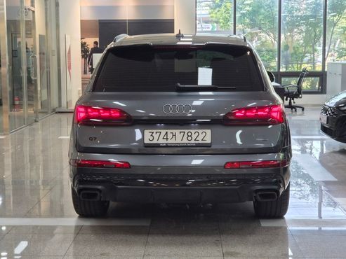 Audi Q7 55 TFSI Quattro Premium — пробег 7 307 км — фото 4 из 5