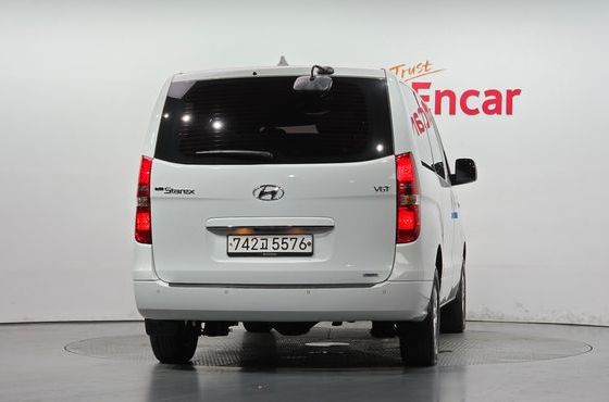 Hyundai Starex 4WD Wagon 12-Seater Smart — пробег 121 040 км — фото 4 из 5