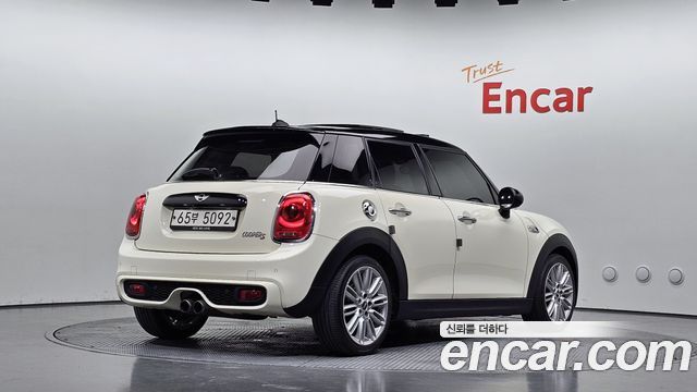 Mini Cooper 5Door Standard 3rd — пробег 95 973 км — фото 2 из 5