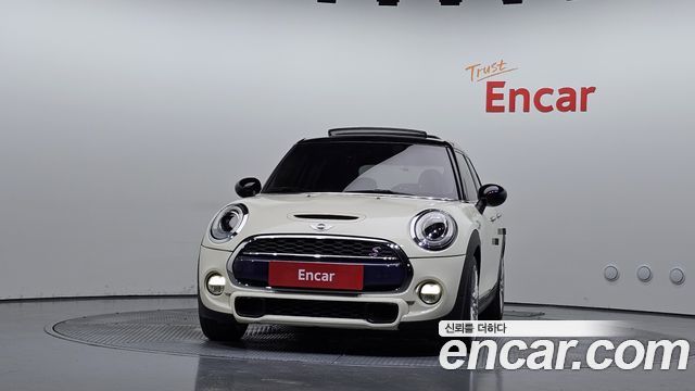 Mini Cooper 5Door Standard 3rd — пробег 95 973 км — фото 3 из 5