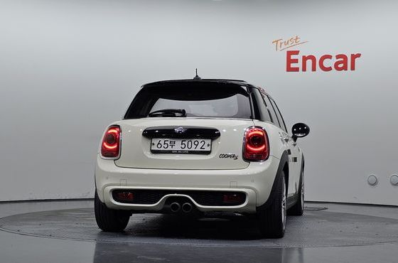 Mini Cooper 5Door Standard 3rd — пробег 95 973 км — фото 4 из 5