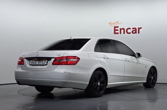 Mercedes-Benz E-Class E200 CGI Avantgarde — пробег 87 691 км — фото 2 из 5