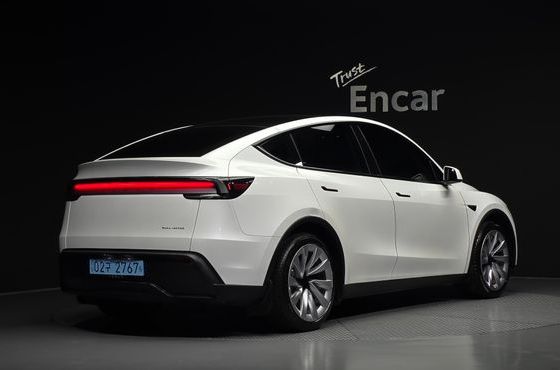 Tesla Model Y Long Range AWD — пробег 5 029 км — фото 2 из 5