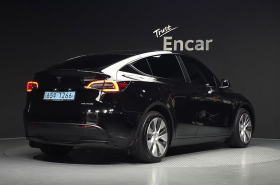 Tesla Model Y Long Range AWD — пробег 88 521 км — фото 2 из 5