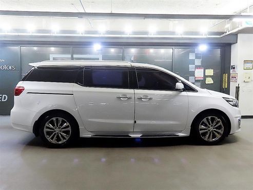 Kia Carnival Gasoline 7-seater Limousine President — пробег 103 609 км — фото 3 из 5