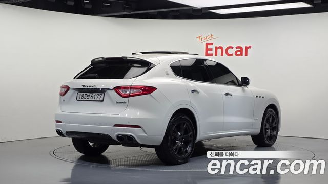 Maserati Levante 3.0 AWD — пробег 142 734 км — фото 2 из 5