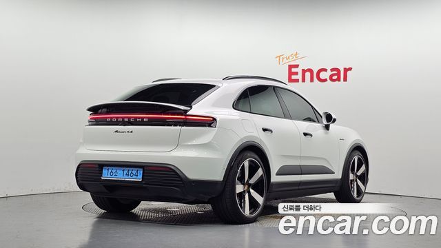 Porsche Macan 4S — пробег 10 936 км — фото 2 из 5