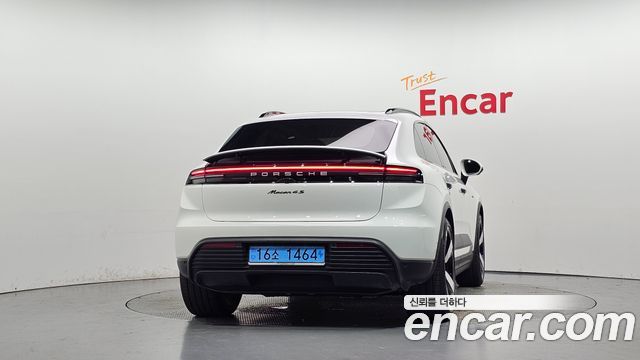 Porsche Macan 4S — пробег 10 936 км — фото 4 из 5