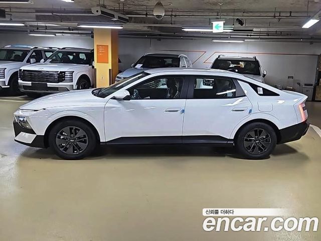 Hyundai AVANTE 2.0 Premium — пробег 5 км — фото 5 из 5