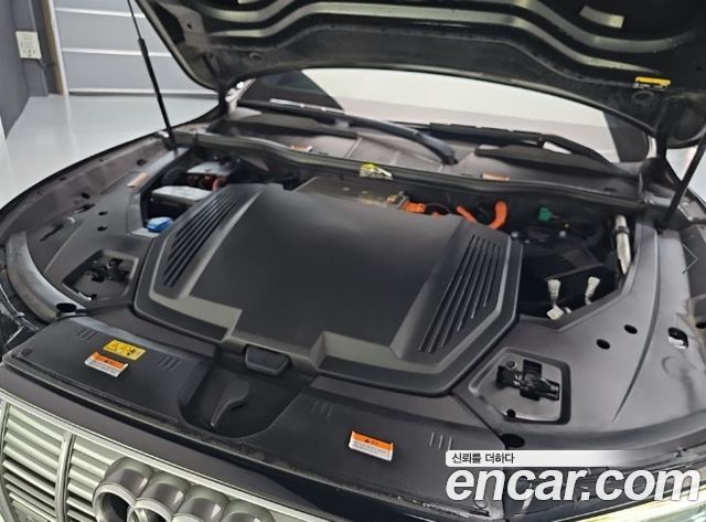 Audi e-tron из Кореи Encar