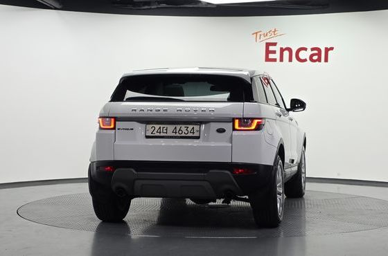 Land Rover Range Rover Evoque 2.0 TD4 SE — пробег 97 654 км — фото 4 из 5