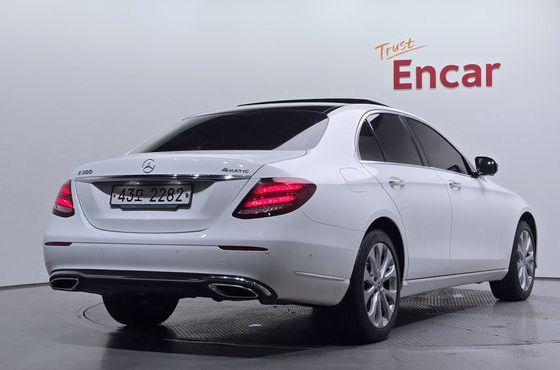 Mercedes-Benz E-Class E300 4MATIC Exclusive — пробег 78 786 км — фото 2 из 5