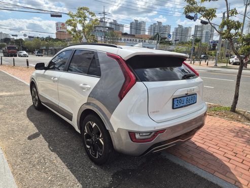 Kia Niro Earth — пробег 58 718 км — фото 2 из 5
