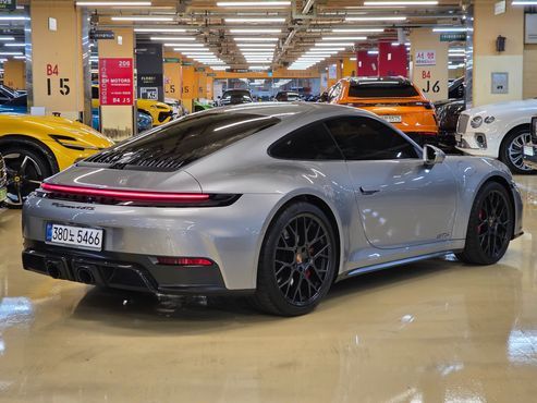 Porsche 911 Carrera 4 GTS — пробег 3 300 км — фото 4 из 5
