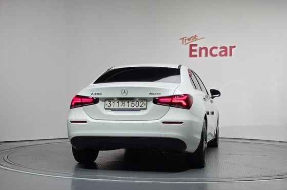 Mercedes-Benz A-Class A250 4MATIC Sedan — пробег 80 559 км — фото 4 из 5