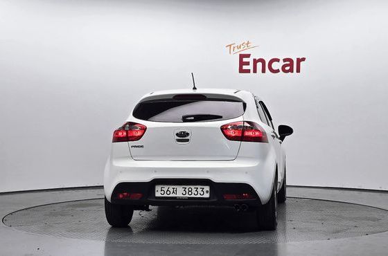 Kia pride 1.6 GDI Hatchback Luxury — пробег 46 742 км — фото 4 из 5