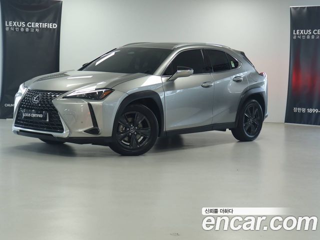 Lexus UX 2.0 2WD — пробег 2 092 км — фото 1 из 5