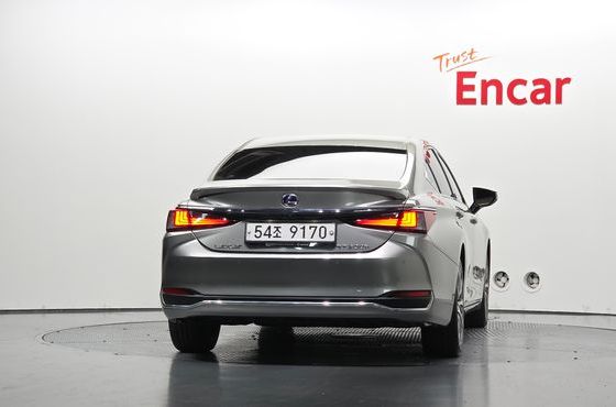 Lexus ES Luxury — пробег 88 475 км — фото 4 из 5