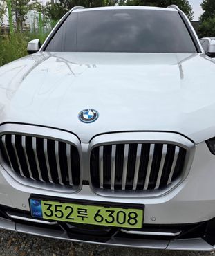 BMW X5 xDrive 50e M Sport — пробег 780 км — фото 2 из 5